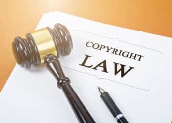 ‘Eser Miktarda’ Bir Hikaye:  Sıradanlık, Hususiyet ve Telif Hakları Üzerine